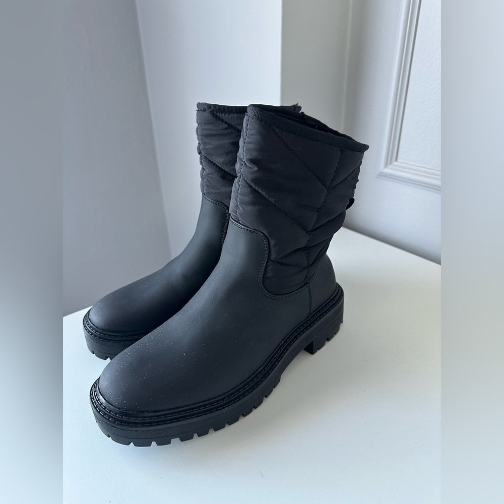 Steve Madden rainy boots